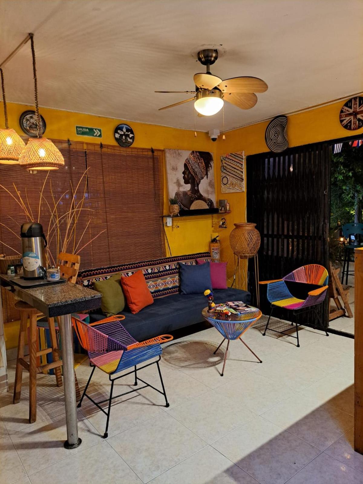 Hostel Shalom Adonai Cartagena Exterior photo